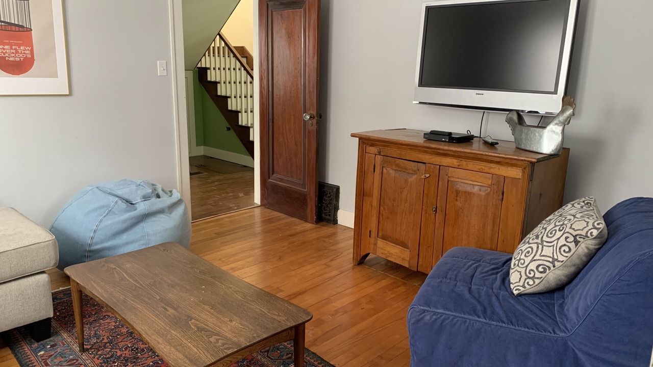 Photo of Livingroom in Loyalist