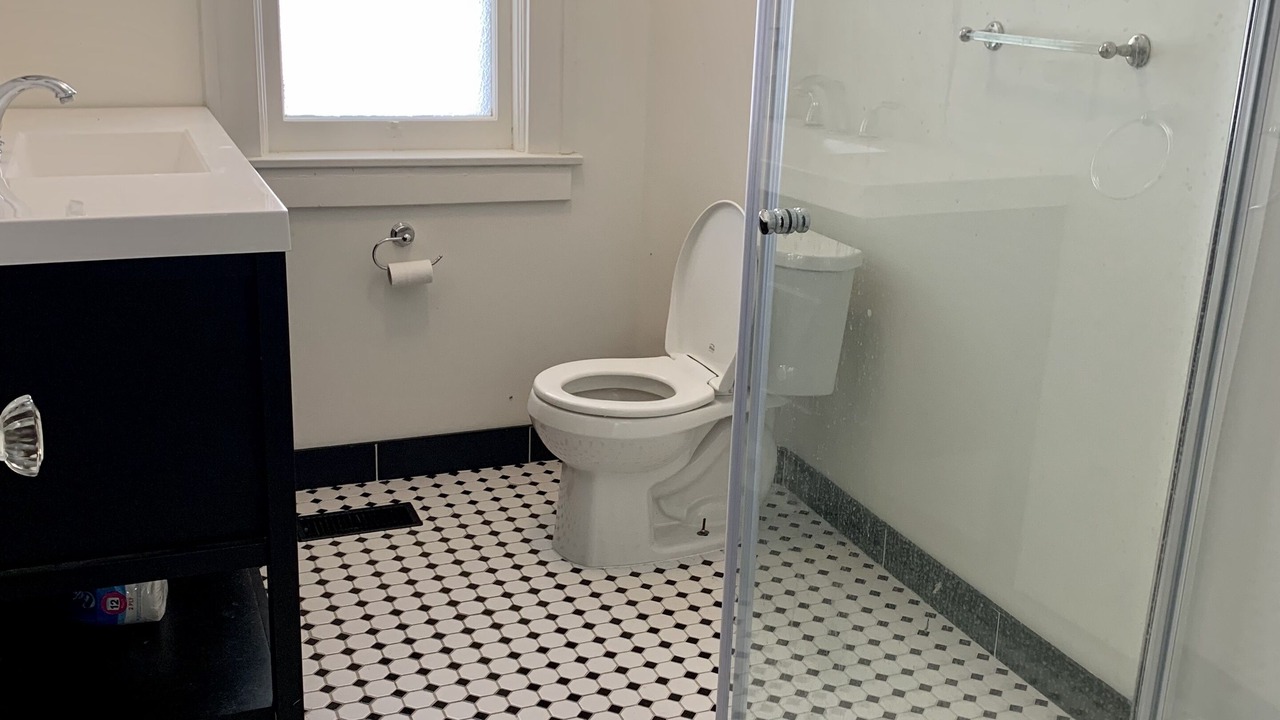 Photo of Bathroom in Loyalist