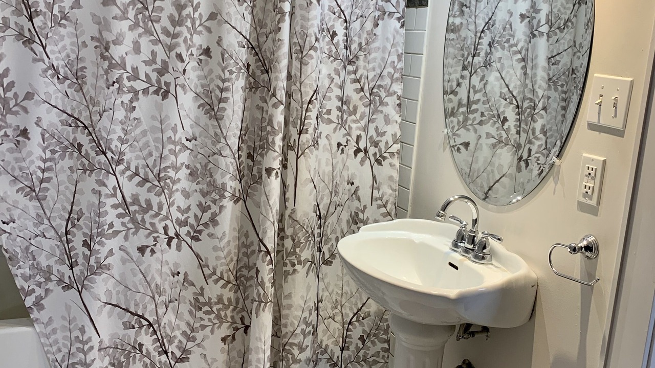 Photo of Bathroom in Loyalist