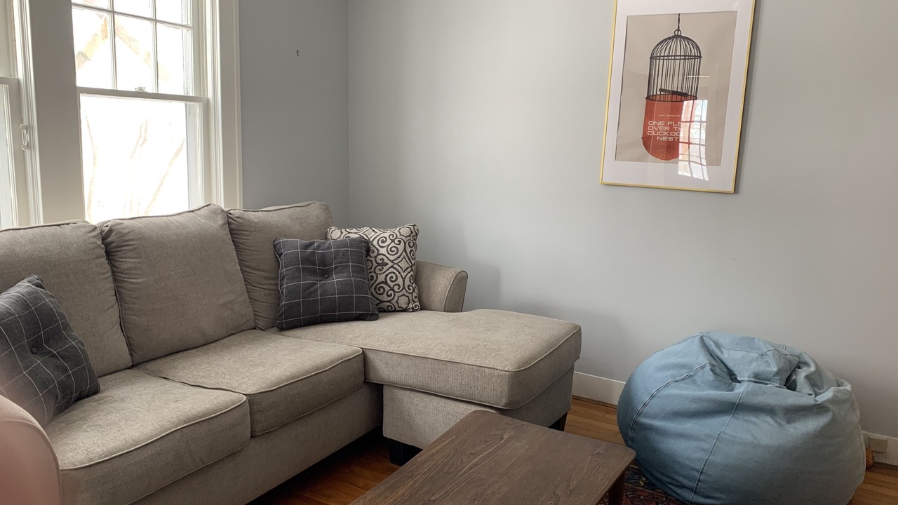 Photo of Livingroom in Loyalist