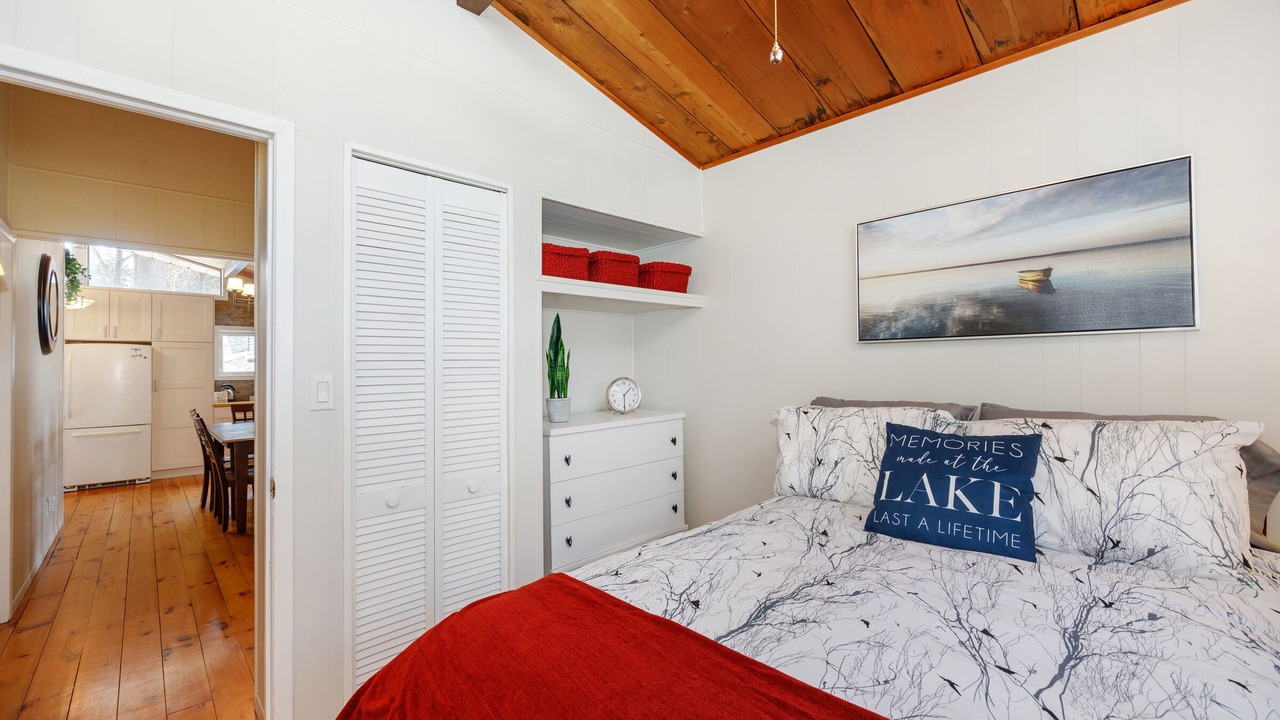 Photo of Bedroom in Colborne