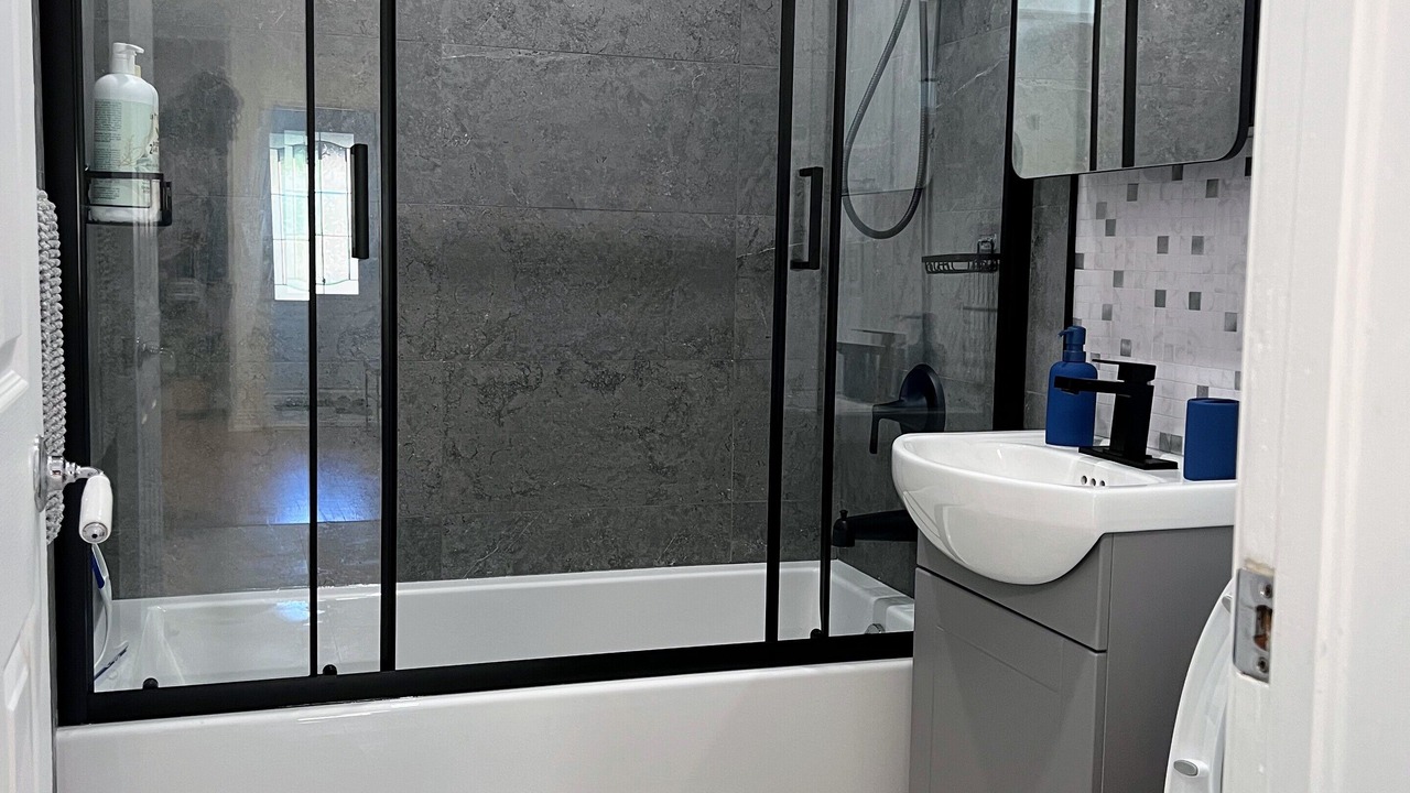Photo of Bathroom in Lachine