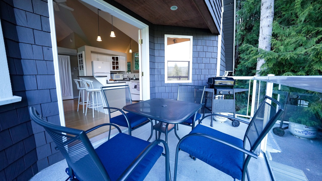 Photo of Patio Balcony in Cowichan Bay