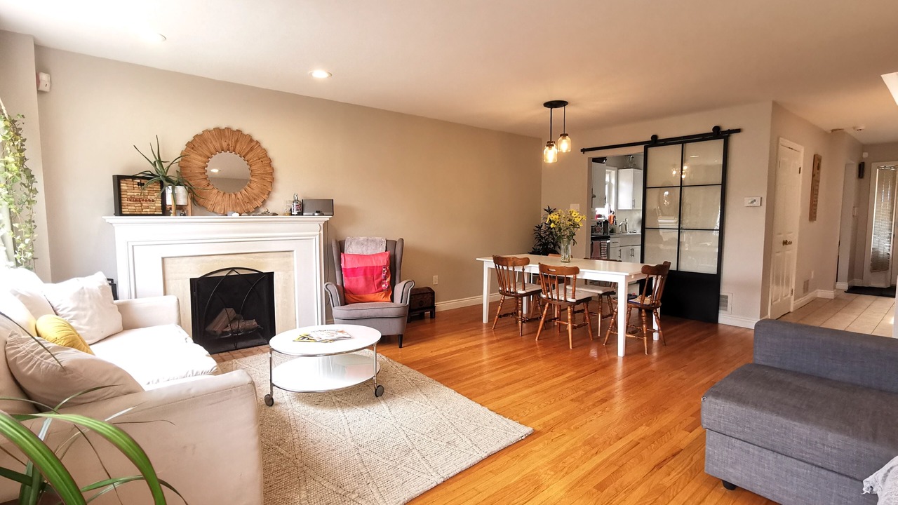 Photo of Livingroom in Oakwood Village