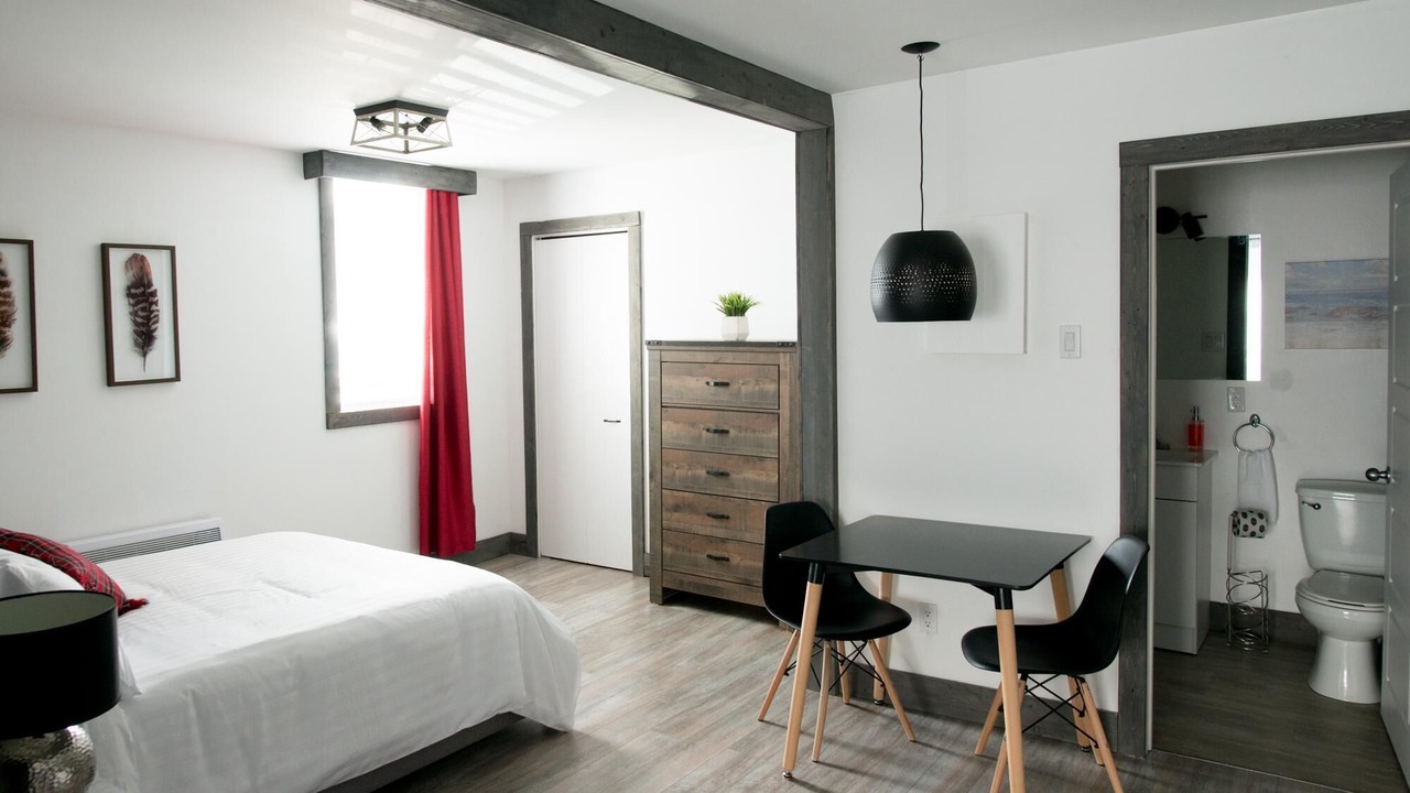 Photo of Bedroom in Rouyn-Noranda