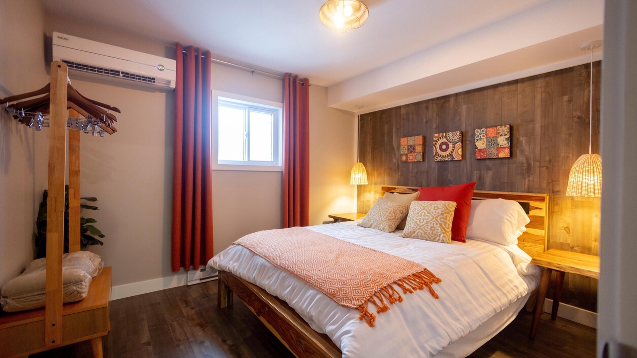 Photo of Bedroom in Rouyn-Noranda