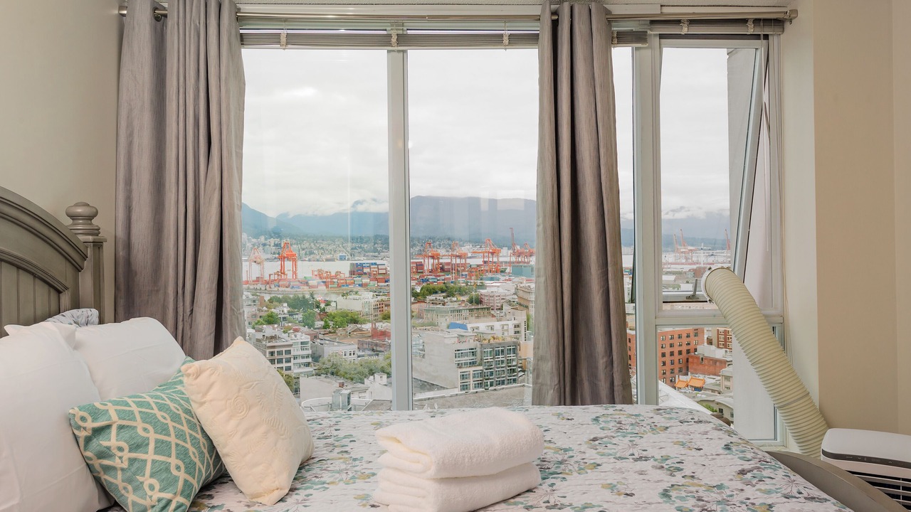 Photo of Bedroom in Crosstown