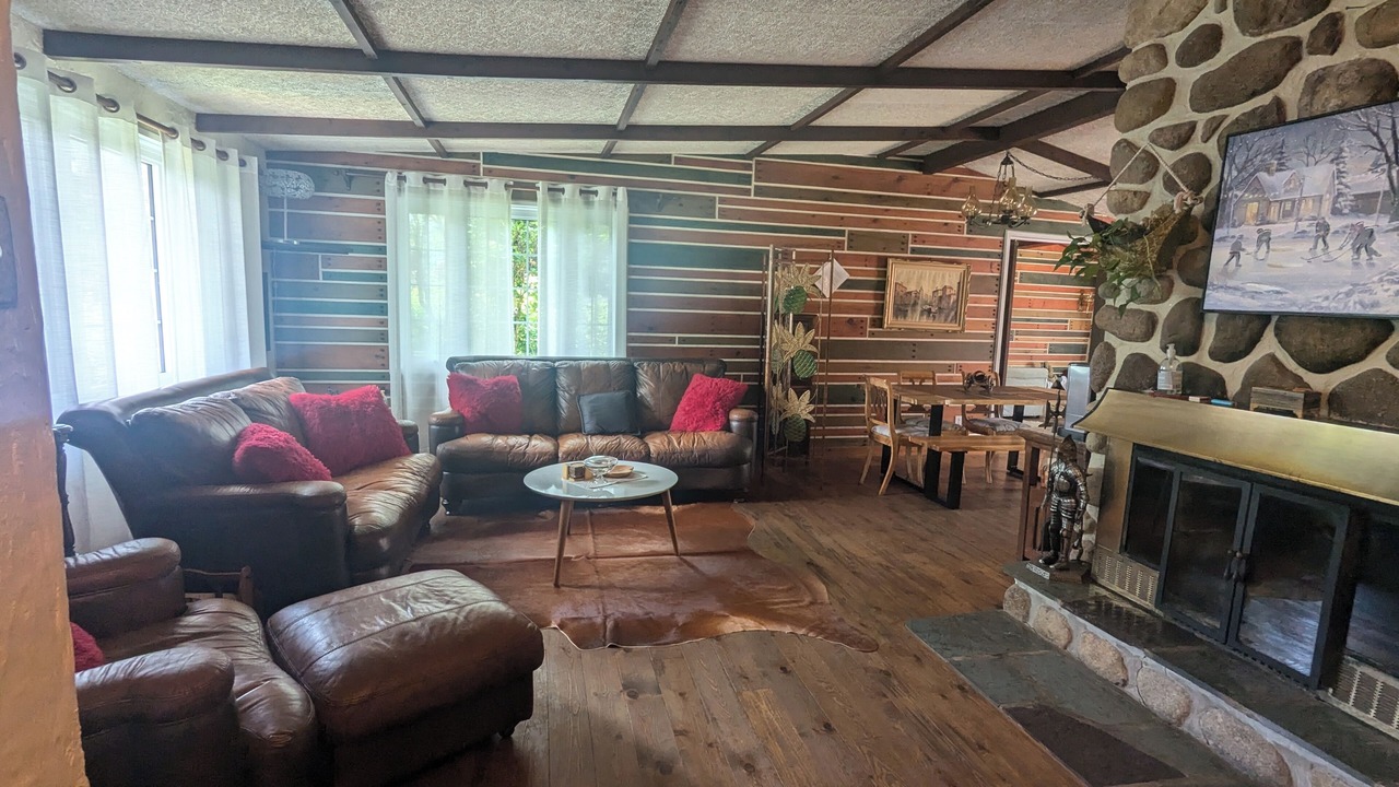 Photo of Livingroom in Val Morin