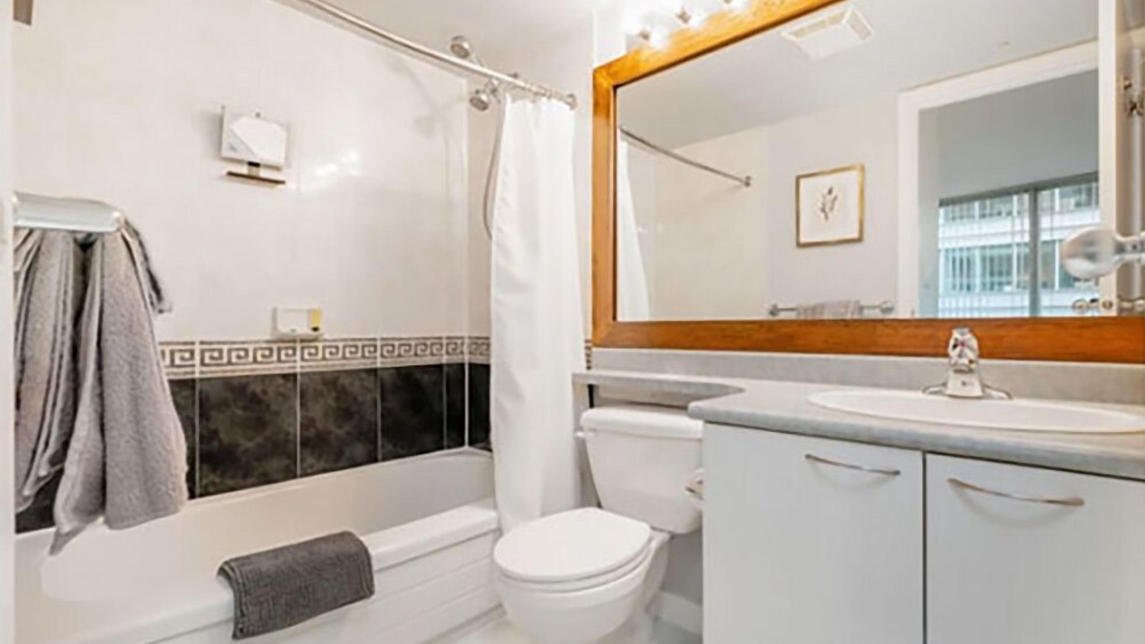 Photo of Bathroom in Coal Harbour
