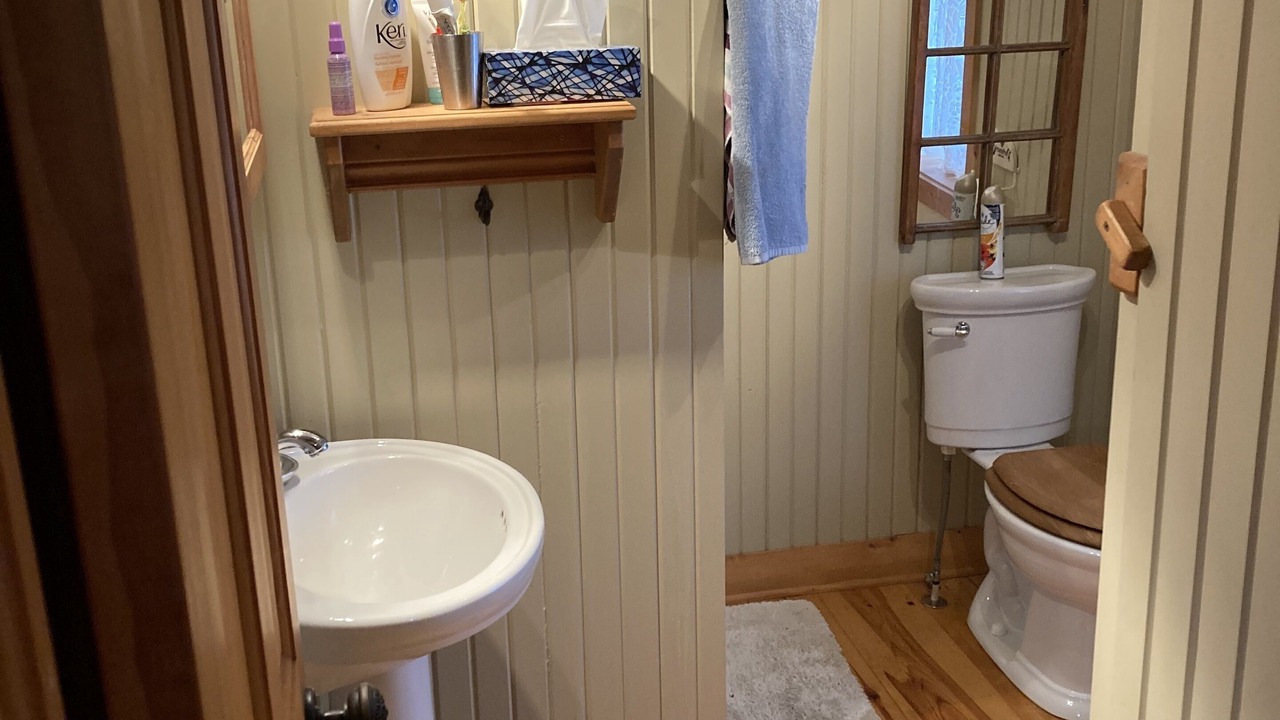 Photo of Bathroom in Cheneville