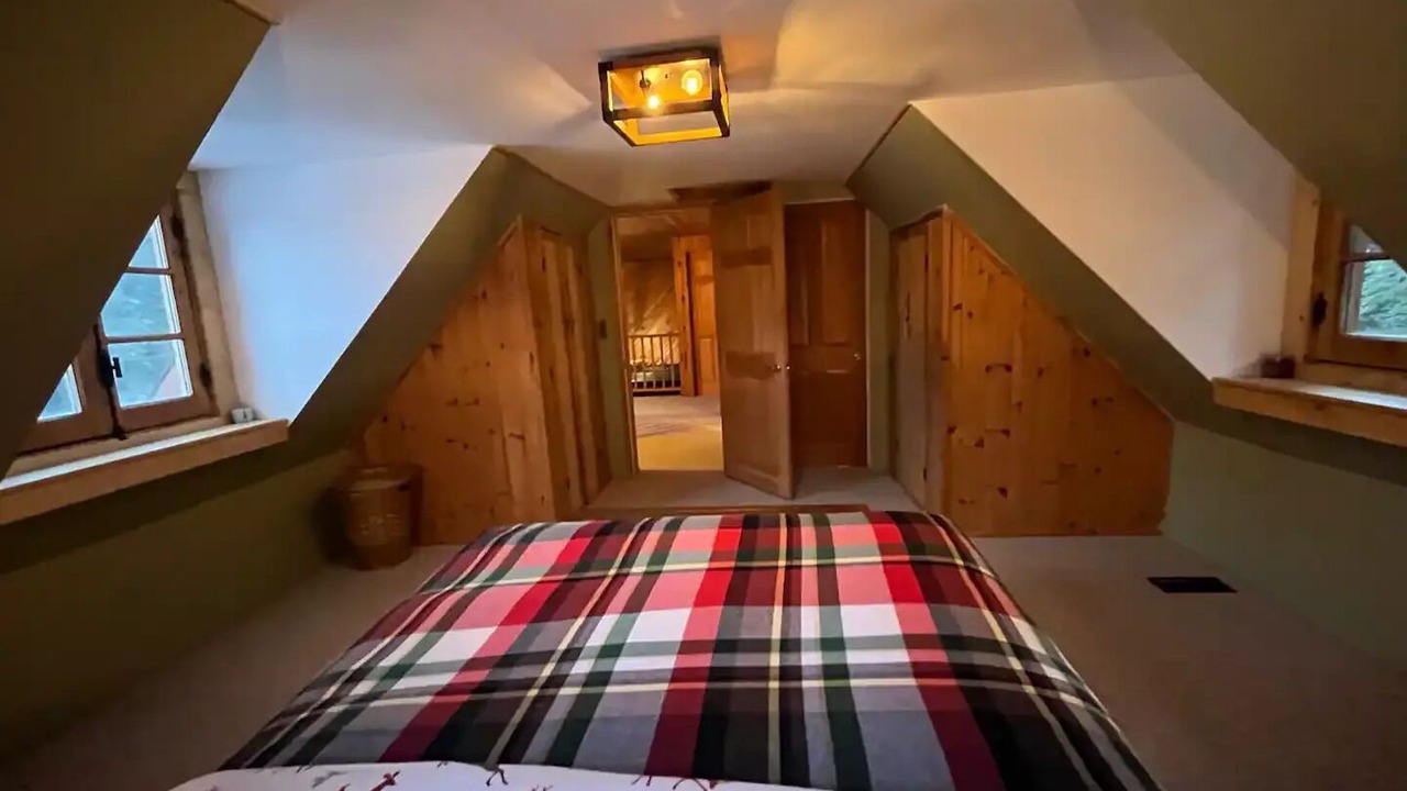 Photo of Bedroom in Hemlock Valley