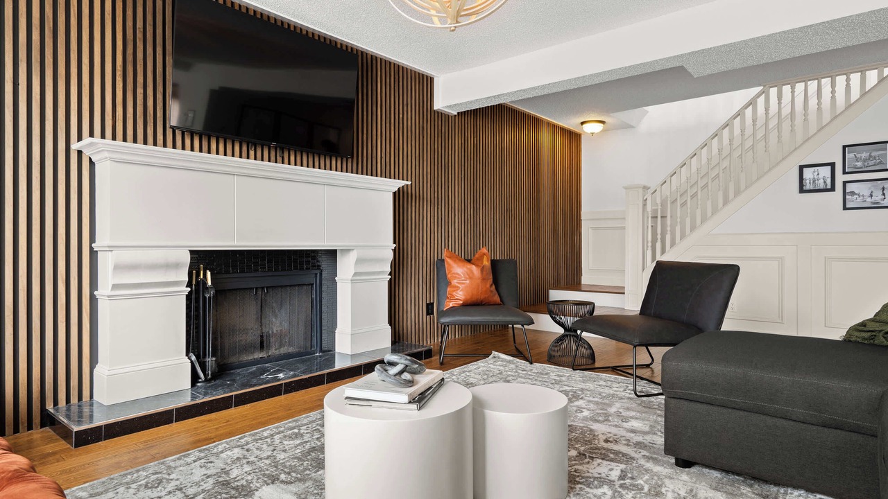 Photo of Livingroom in Sylvan Lake