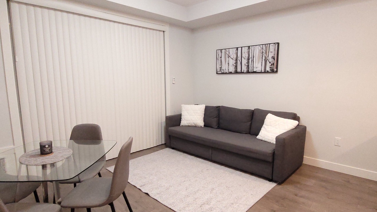 Photo of Livingroom in Langley