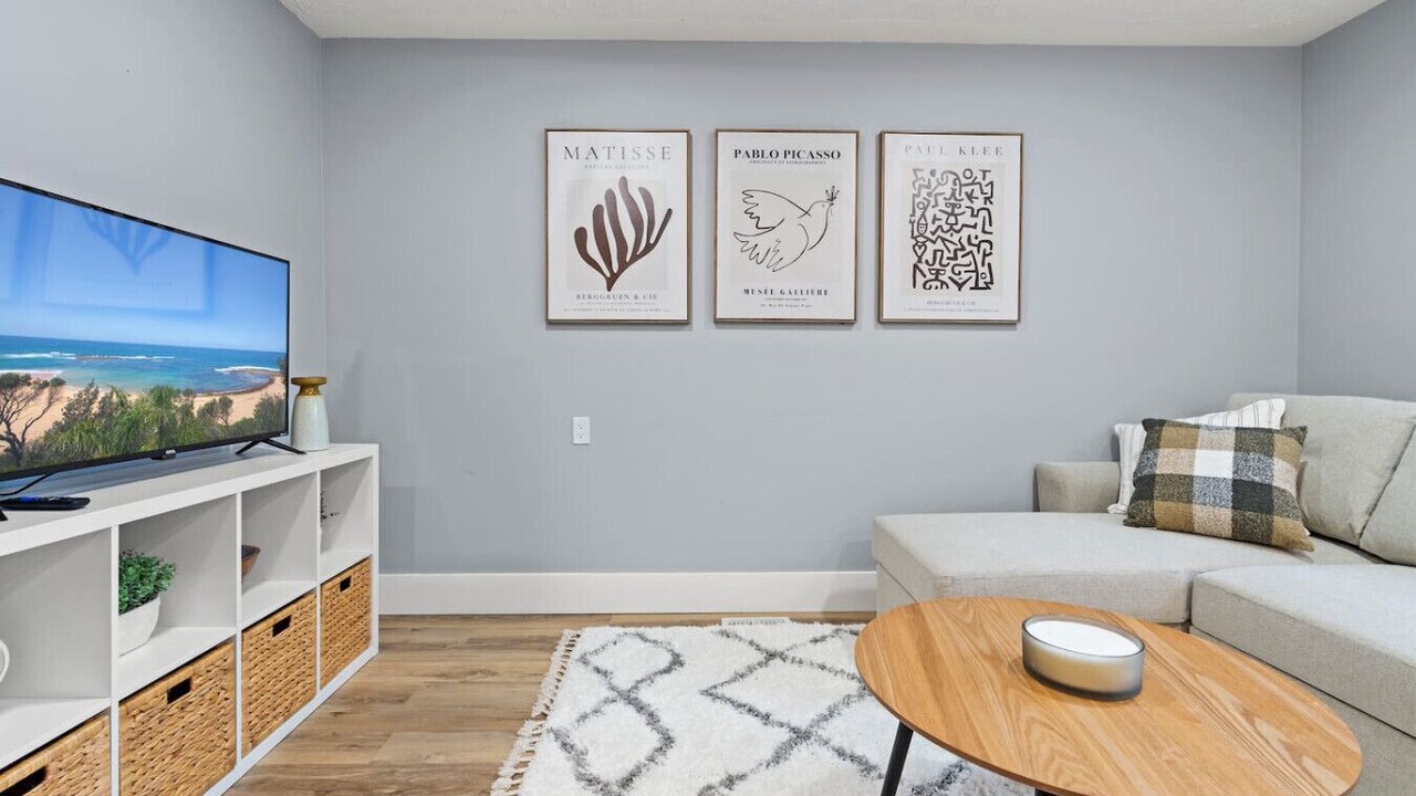 Photo of Livingroom in Jasper Place