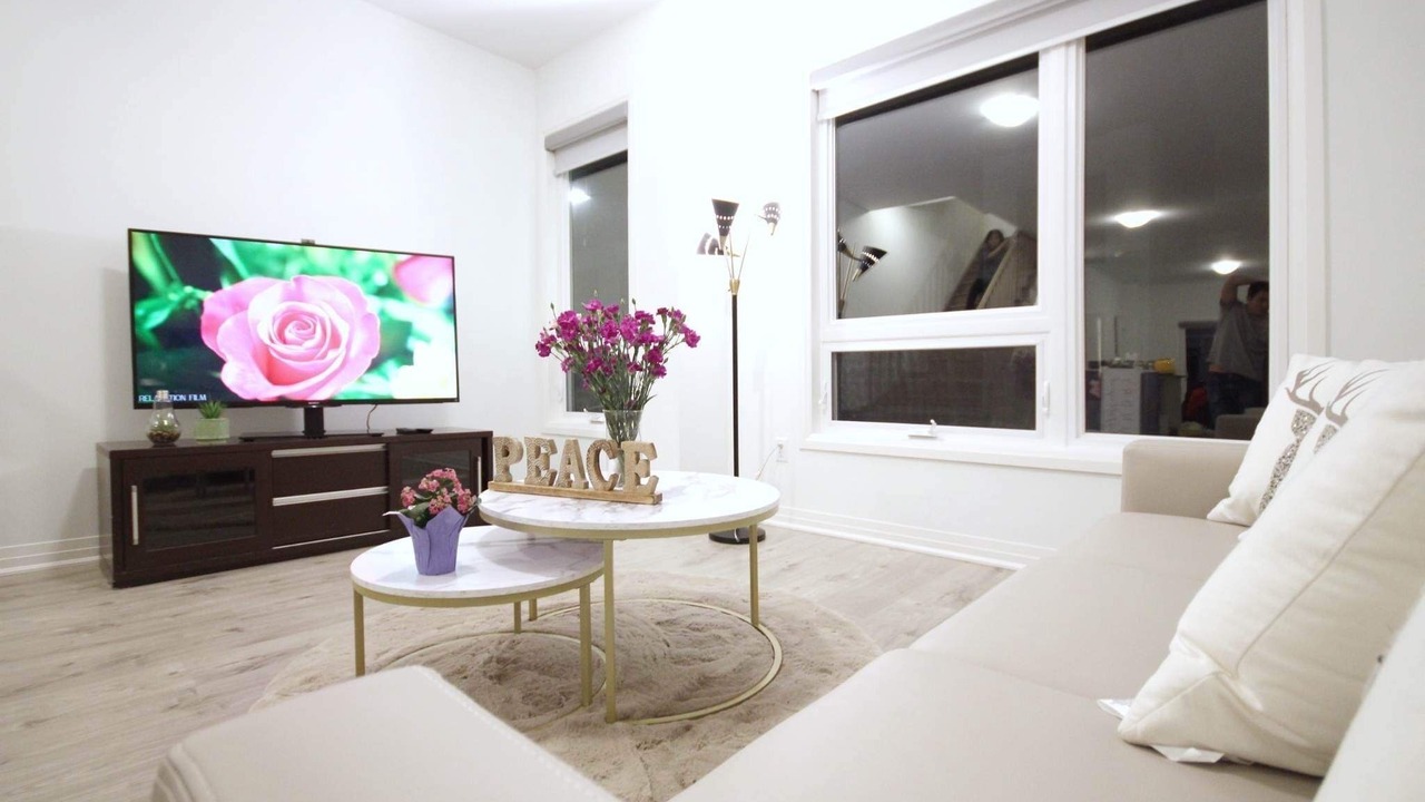Photo of Livingroom in Durham Region