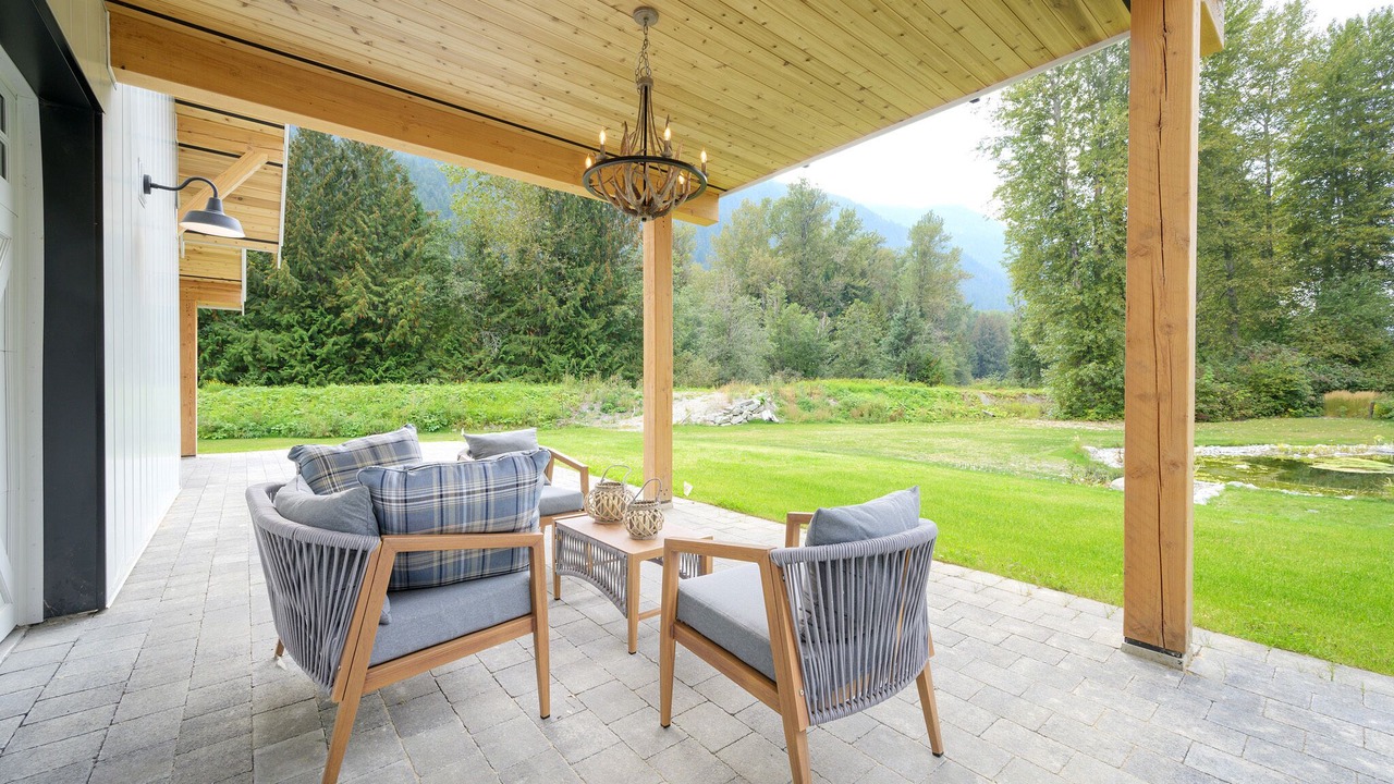 Photo of Patio Balcony in Pemberton Meadows