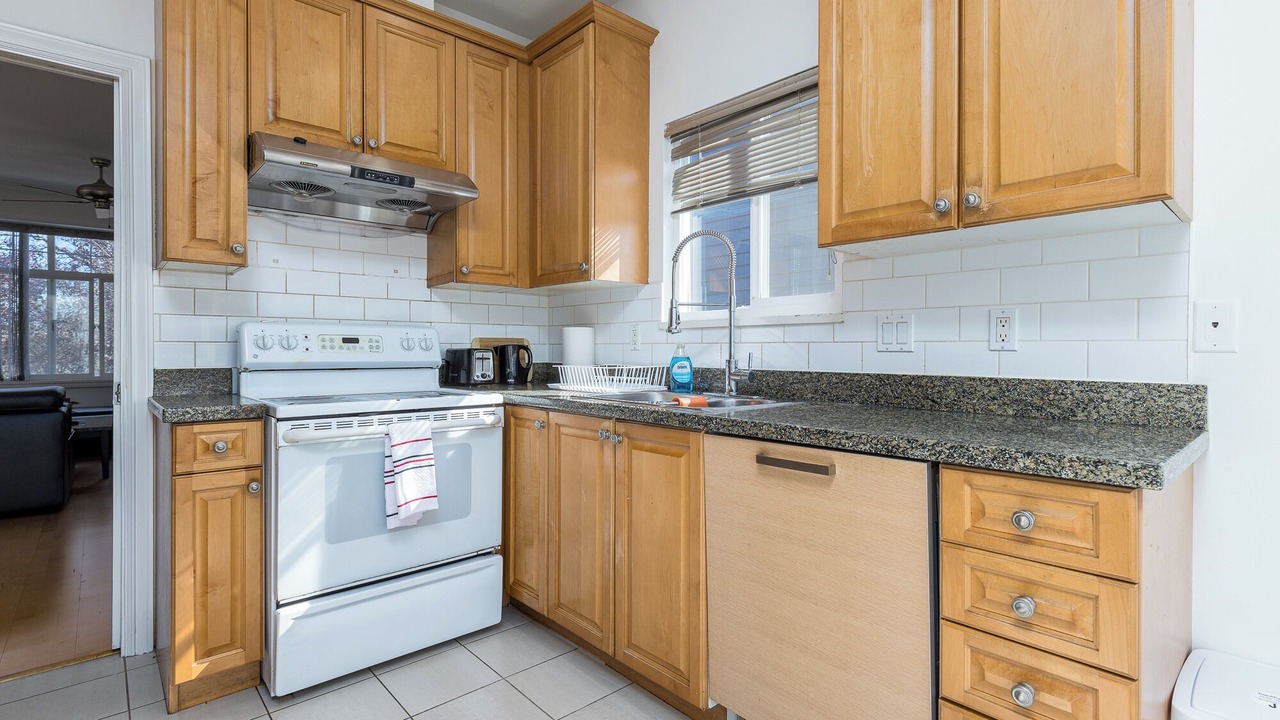 Photo of Kitchen in Renfrew-Collingwood
