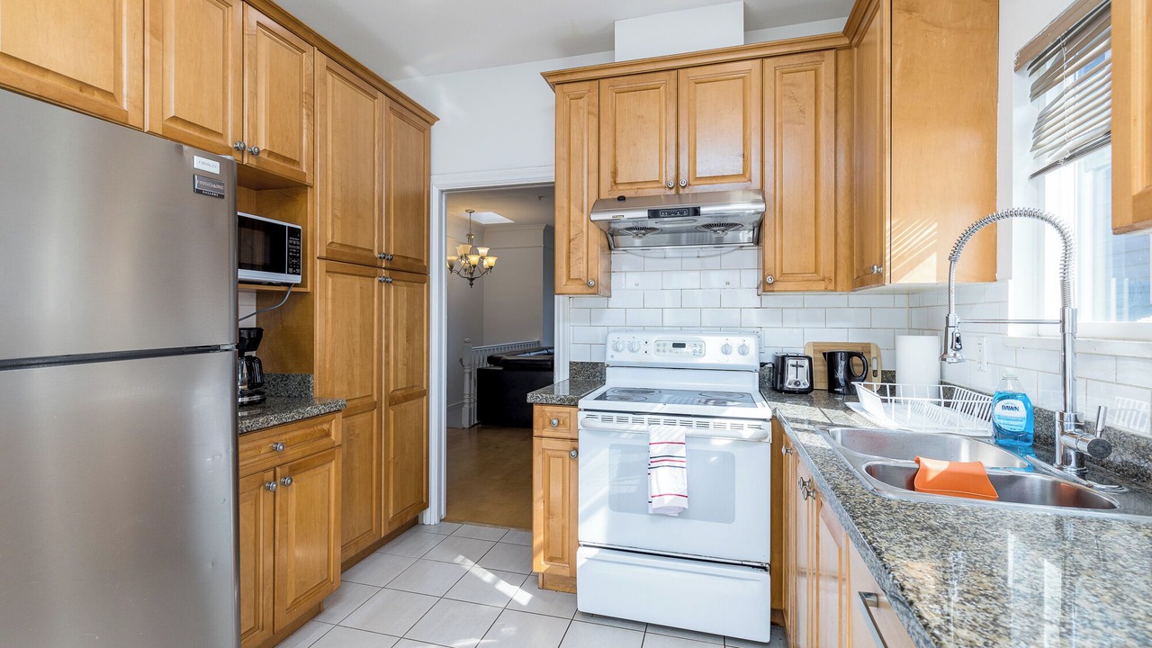 Photo of Kitchen in Renfrew-Collingwood