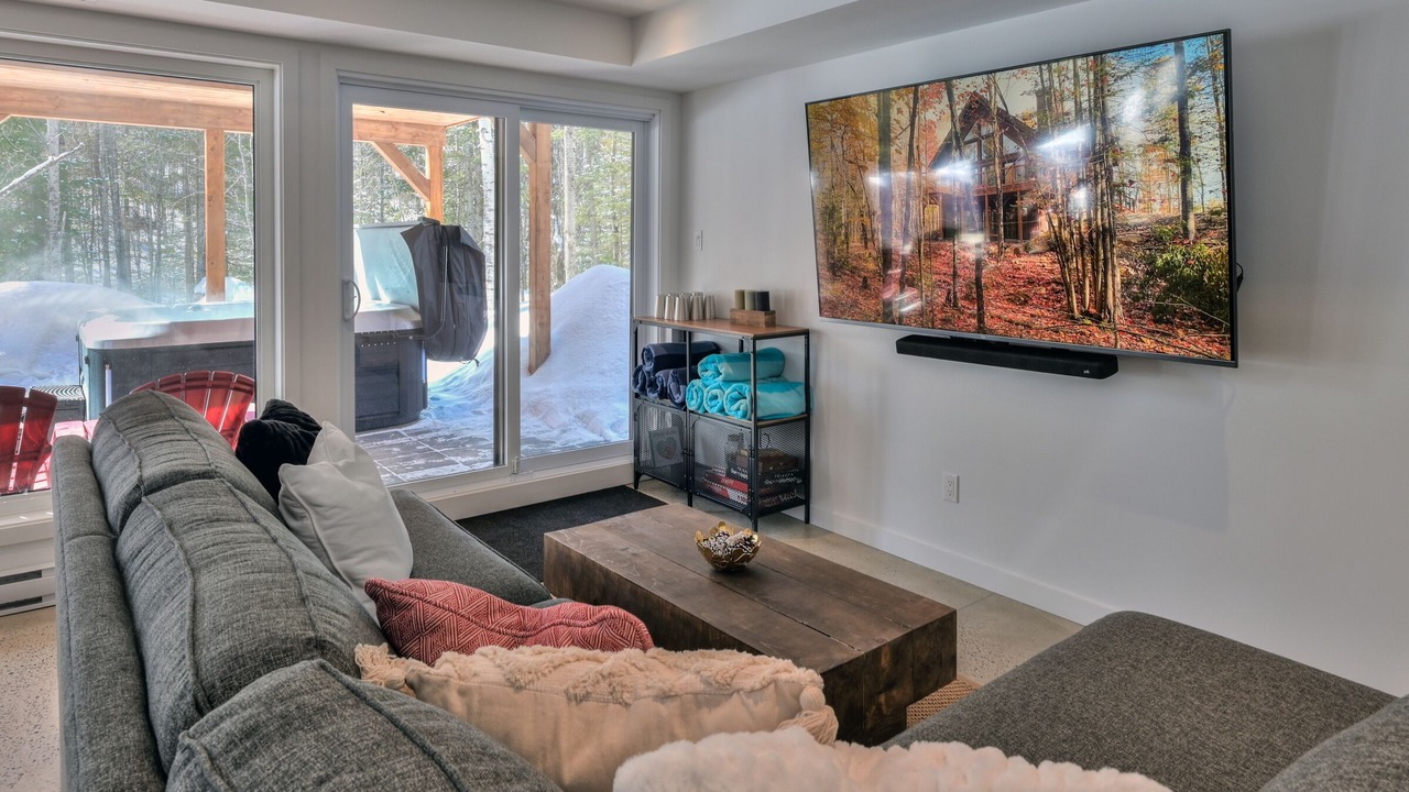 Photo of Livingroom in Amherst
