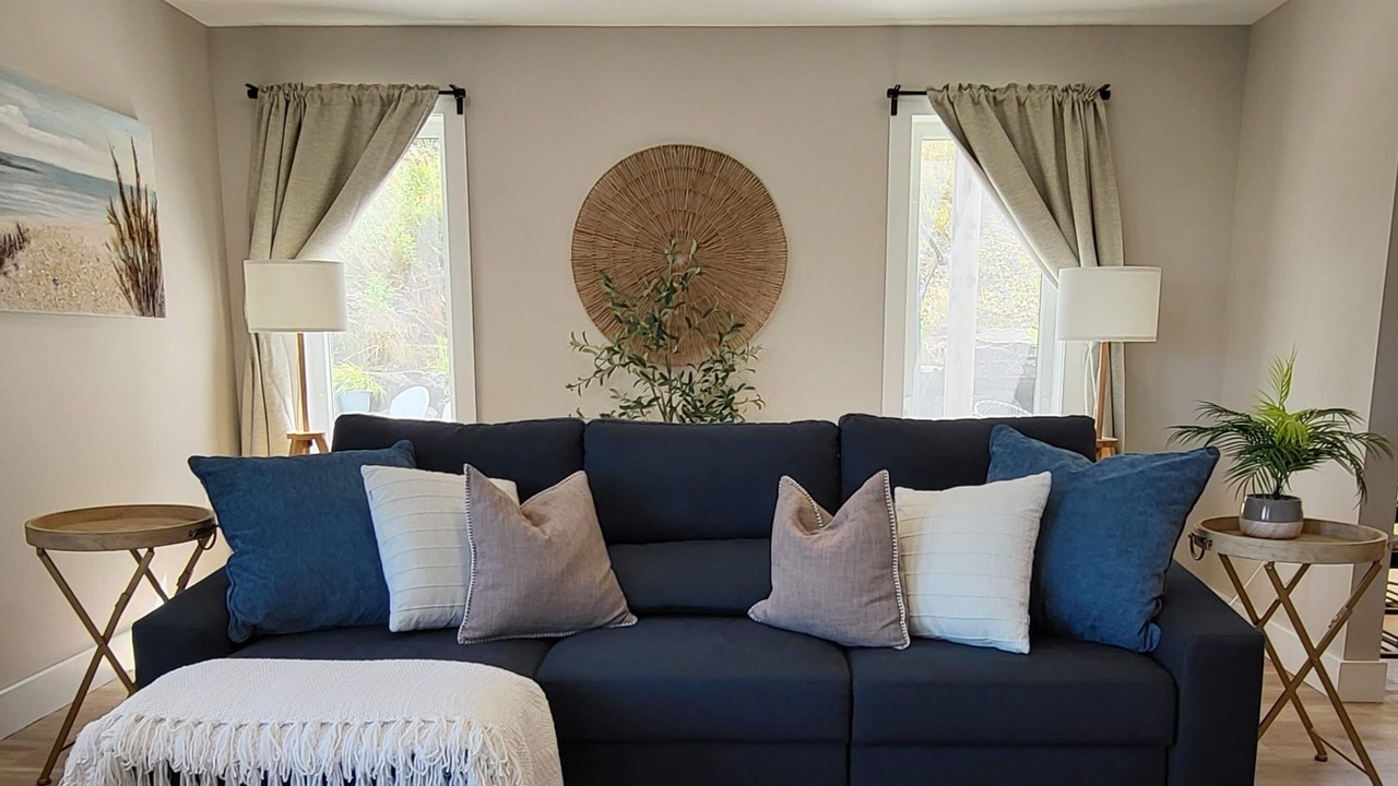 Photo of Livingroom in Smiths Cove