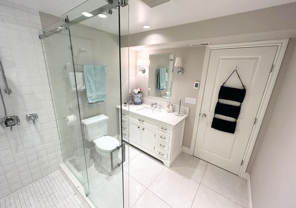 Photo of Bathroom in West Vancouver