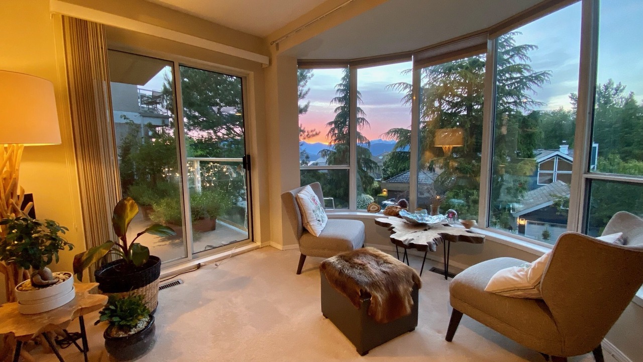 Photo of Livingroom in Caulfeild