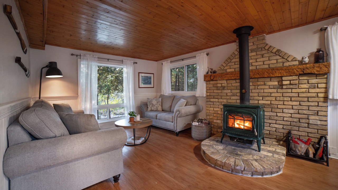 Photo of Livingroom in South Bruce Peninsula
