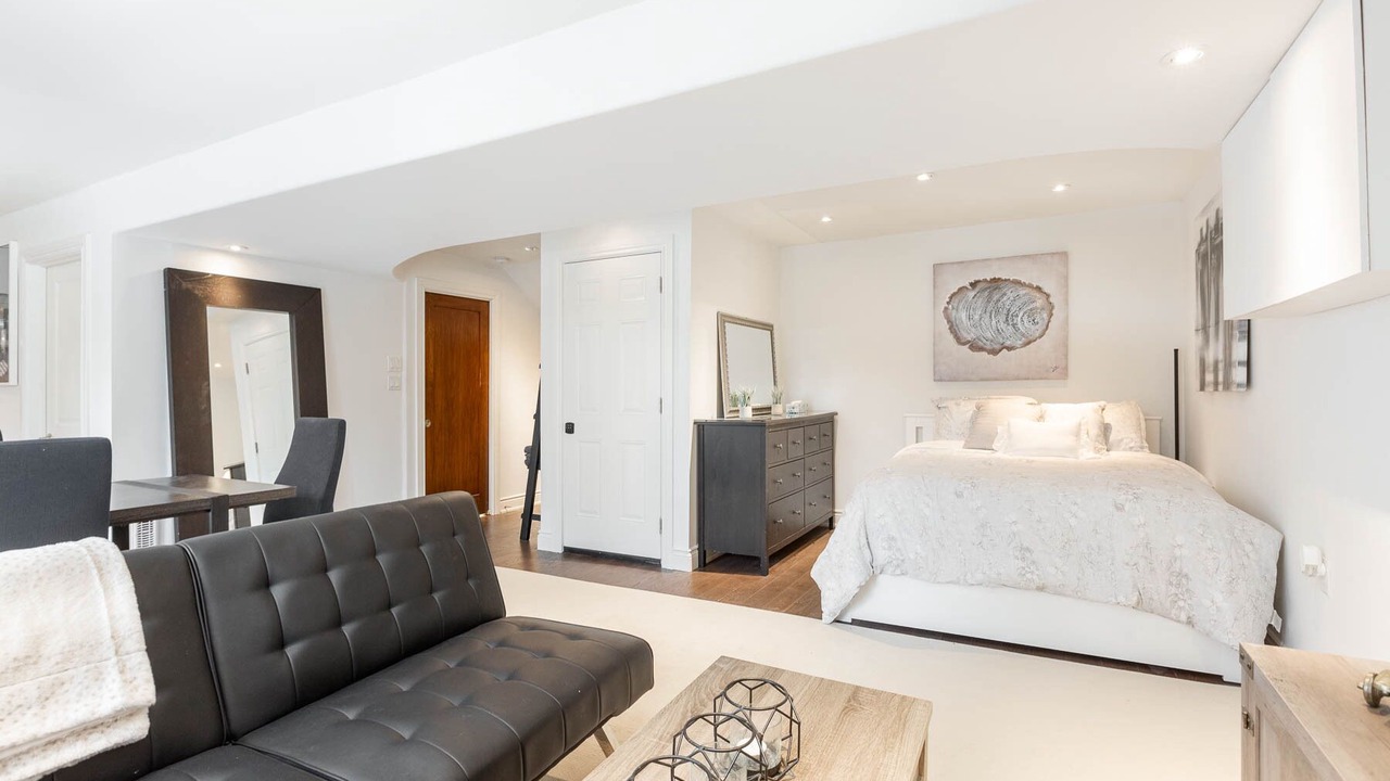 Photo of Bedroom in Clarkson-Lorne Park