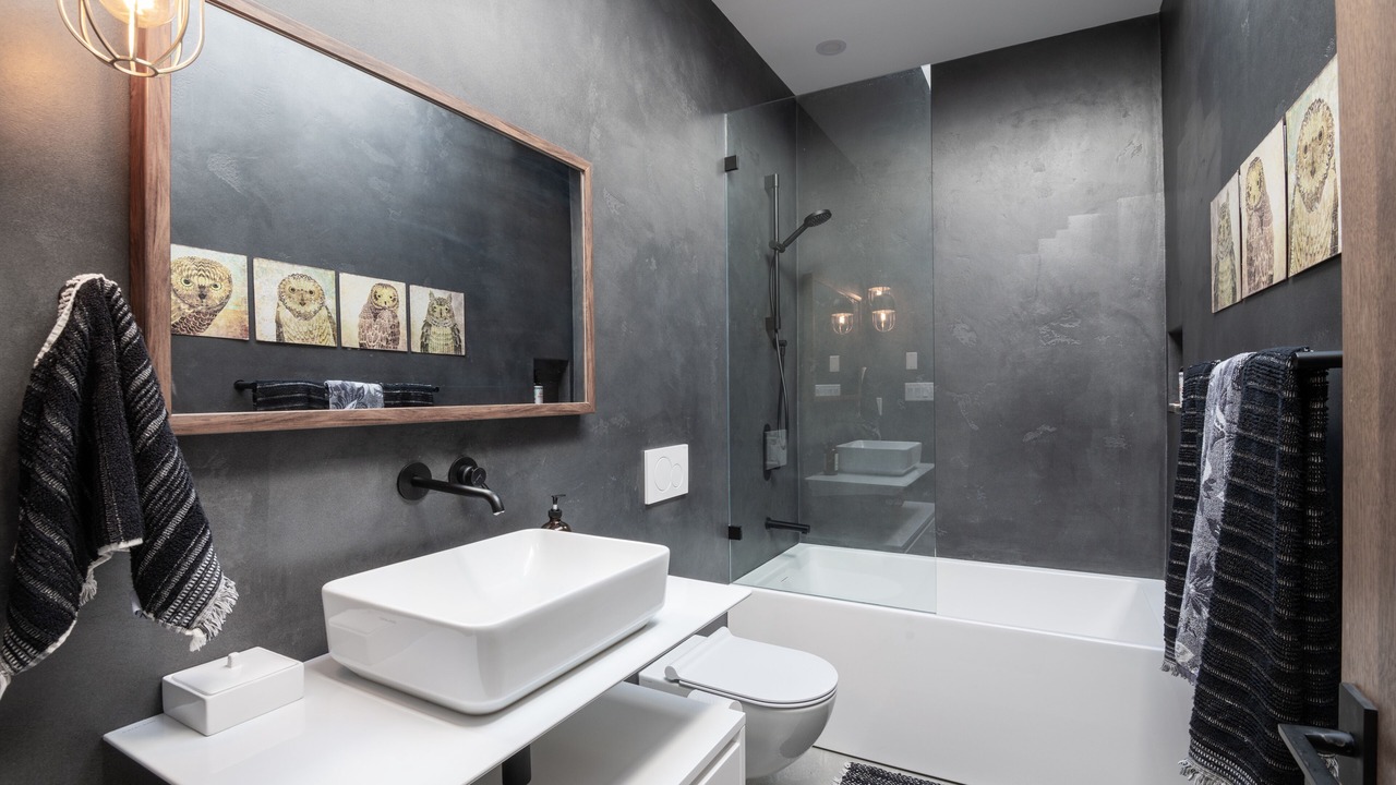 Photo of Bathroom in Okanagan-Similkameen