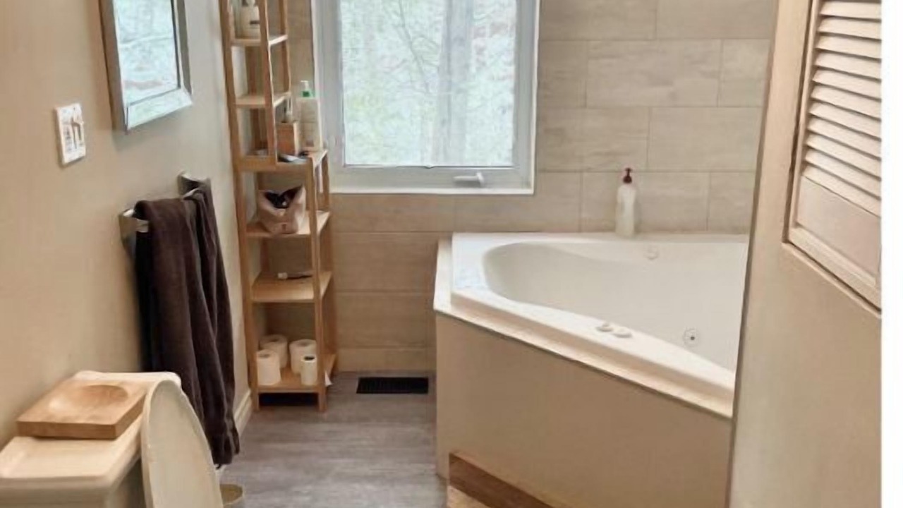 Photo of Bathroom in Feronia