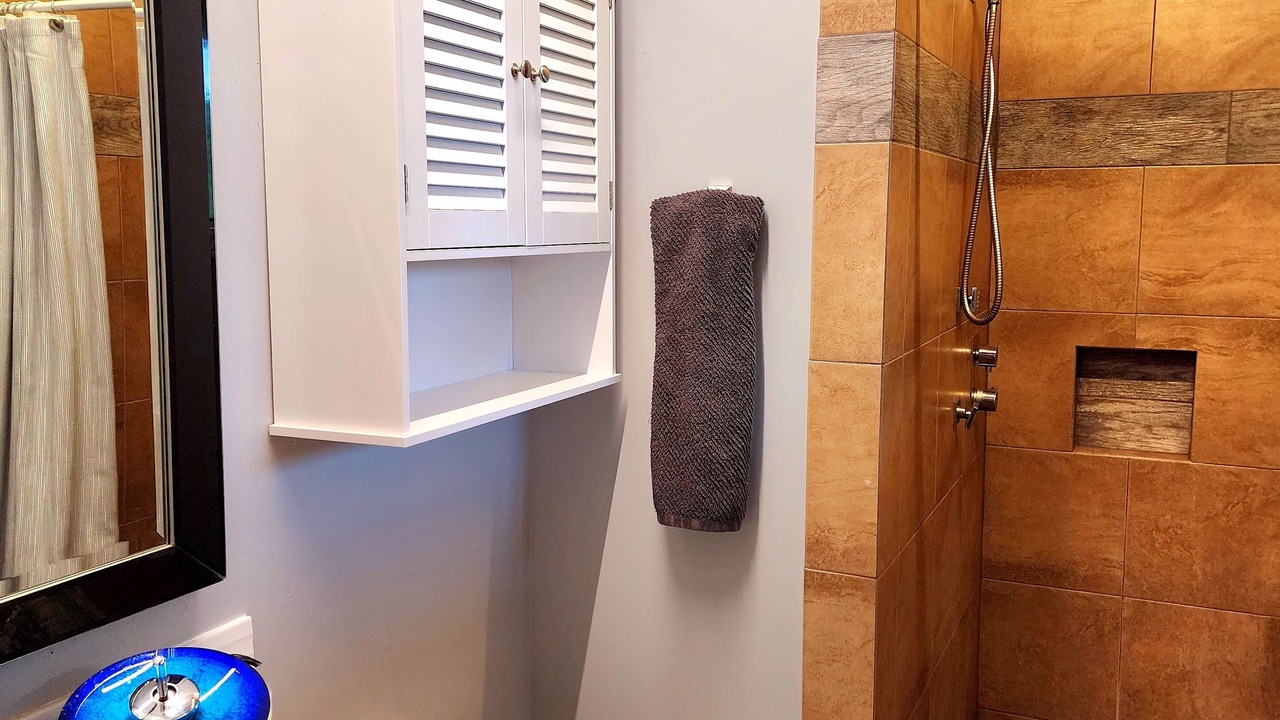 Photo of Bathroom in Metchosin