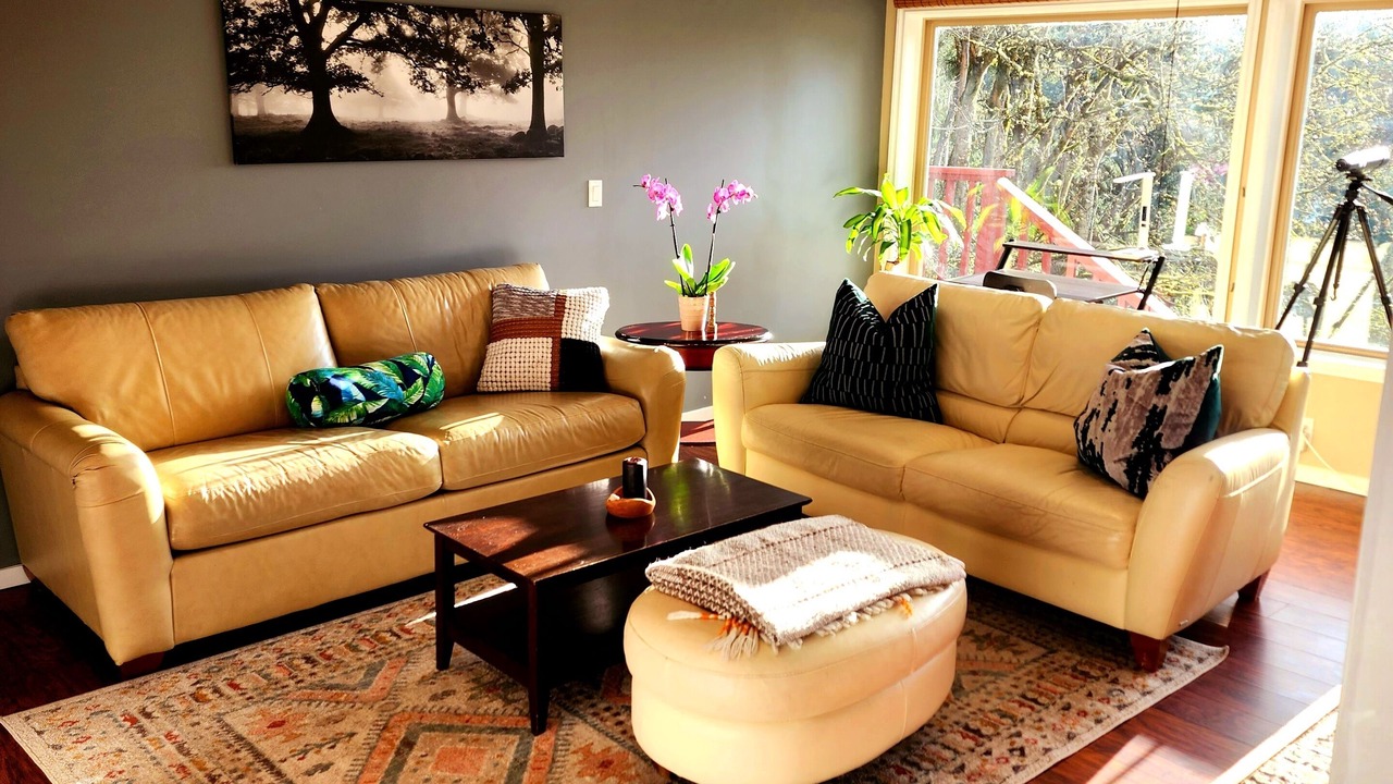 Photo of Livingroom in Metchosin