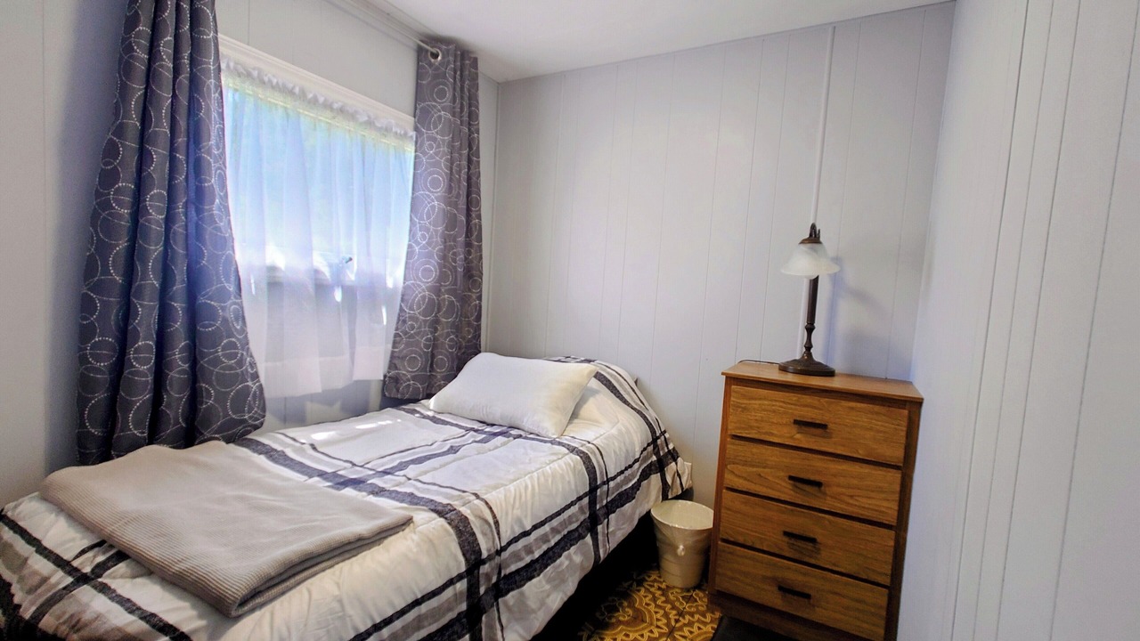 Photo of Bedroom in Linkletter