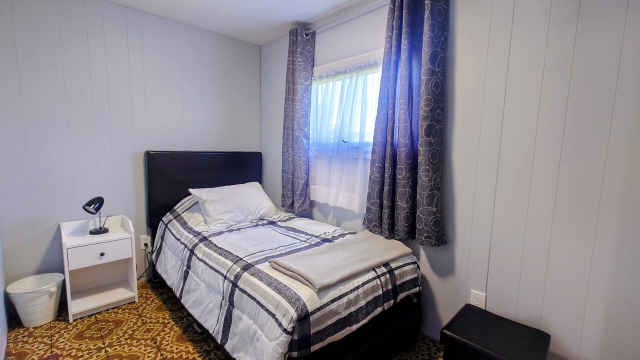 Photo of Bedroom in Linkletter