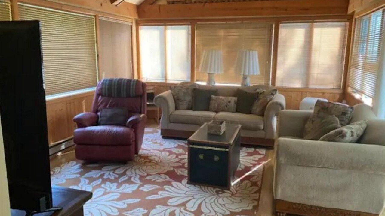 Photo of Livingroom in Albert Bridge