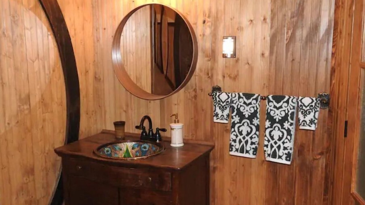 Photo of Bathroom in Drumheller