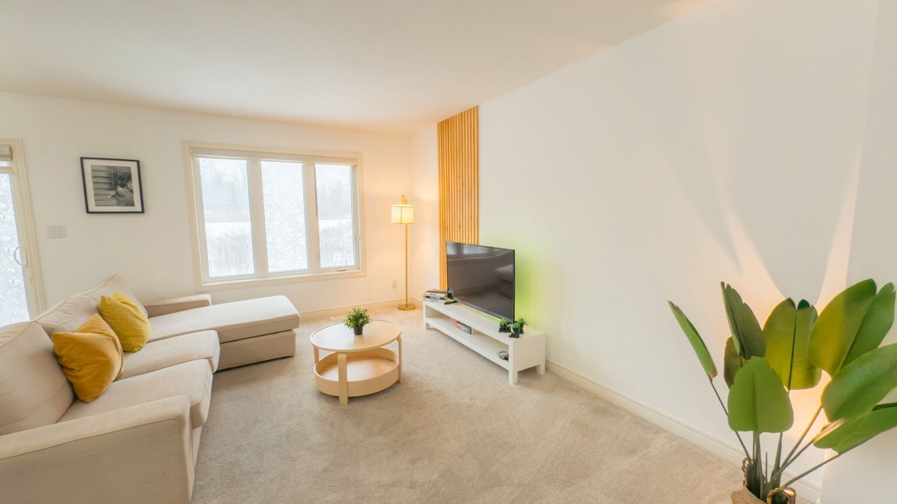 Photo of Livingroom in Thorold