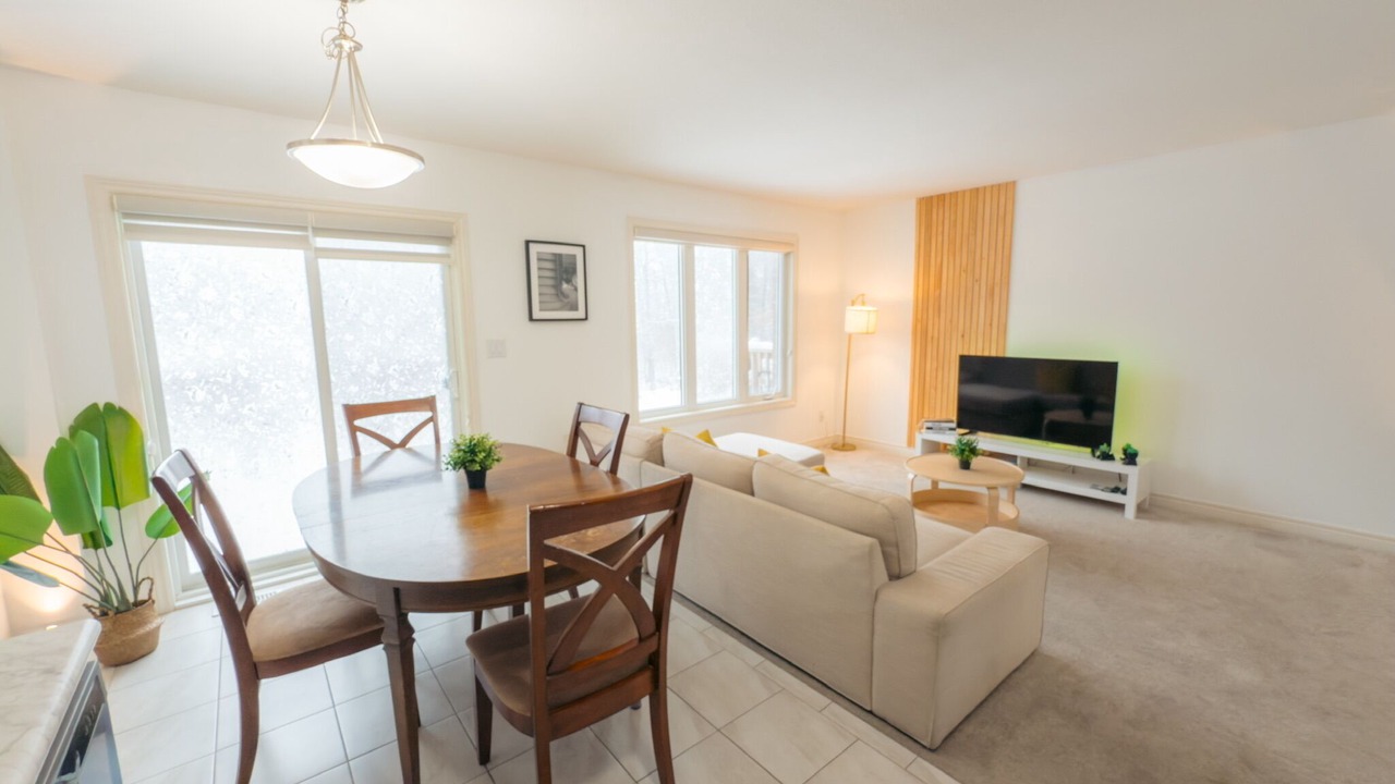 Photo of Livingroom in Thorold