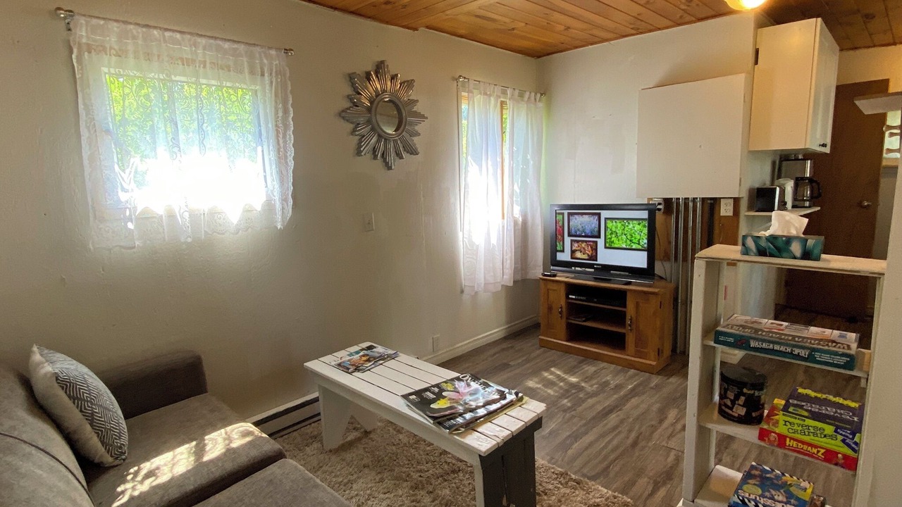 Photo of Livingroom in Wasaga Beach