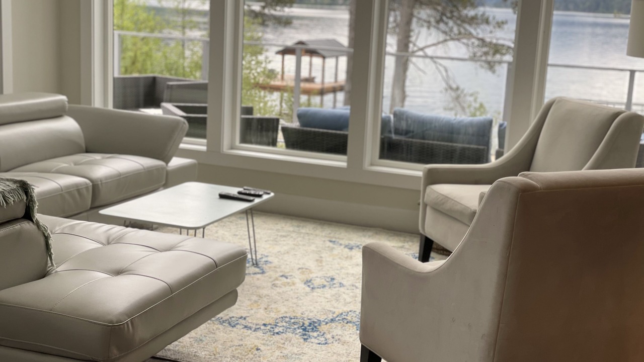 Photo of Livingroom in Shawnigan Lake