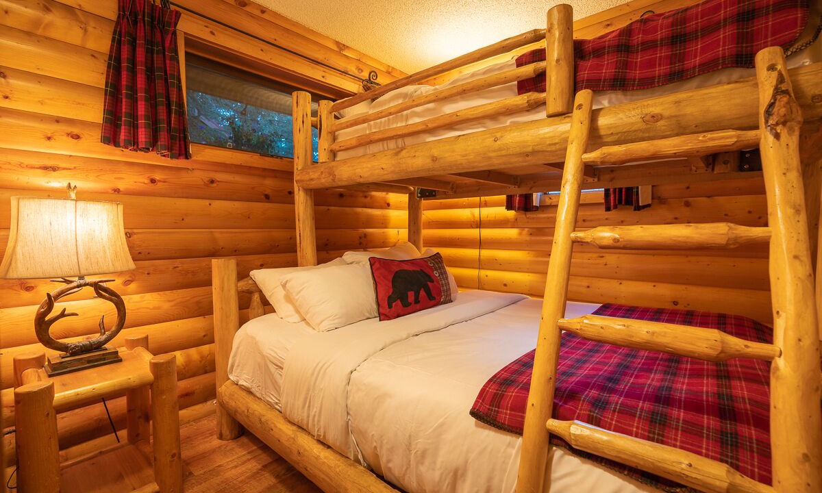 Photo of Bedroom in Lake Louise
