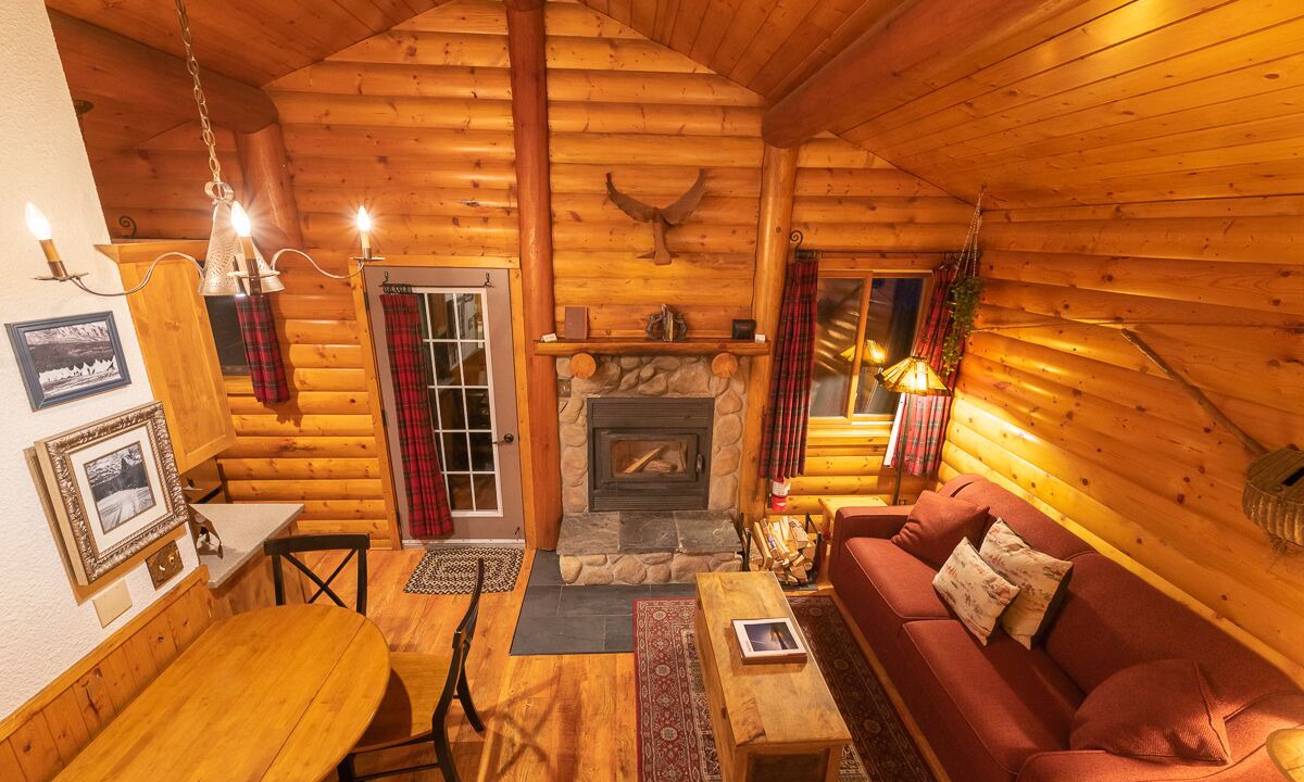 Photo of Livingroom in Lake Louise