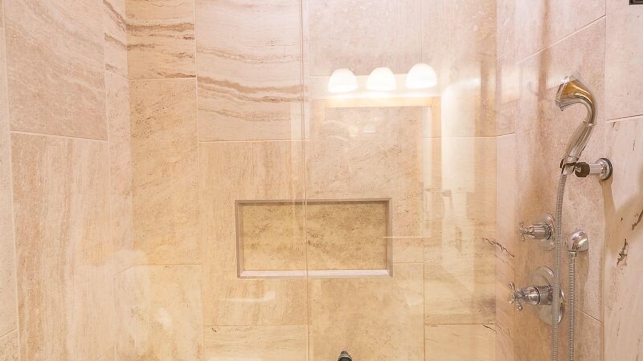 Photo of Bathroom in Lake Louise