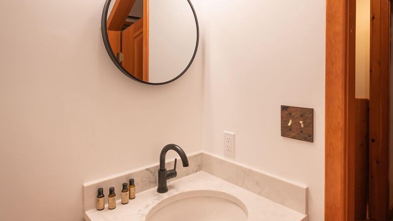 Photo of Bathroom in Lake Louise