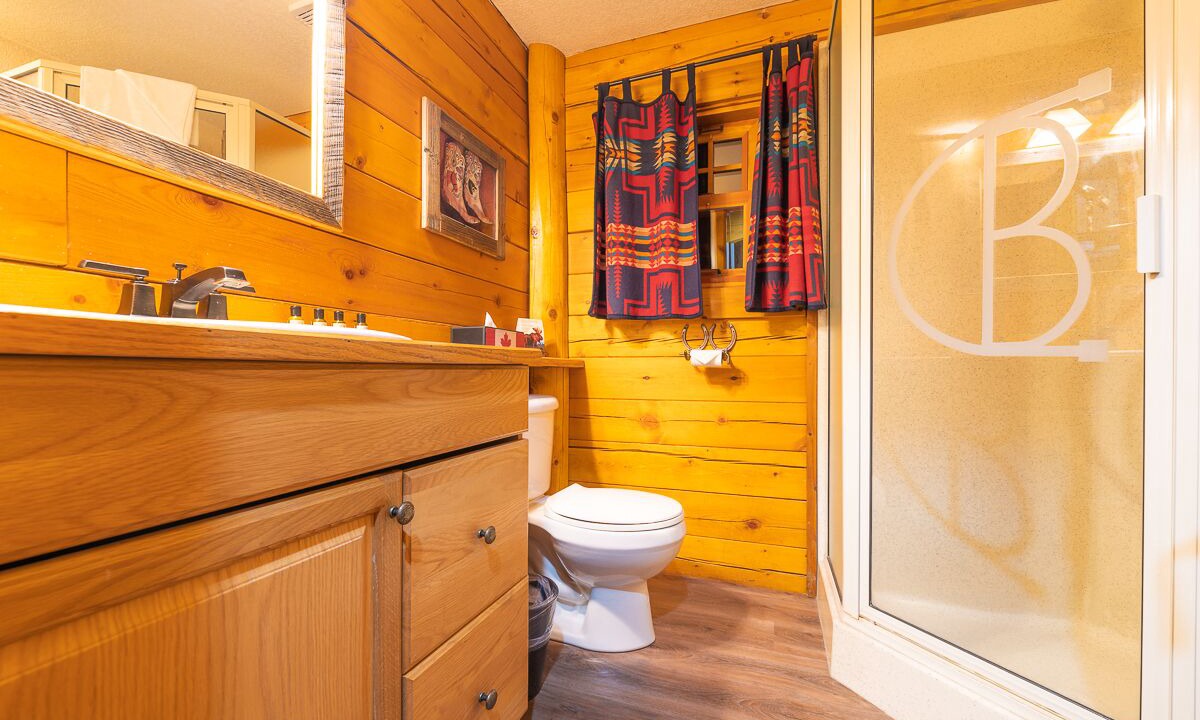 Photo of Bathroom in Lake Louise