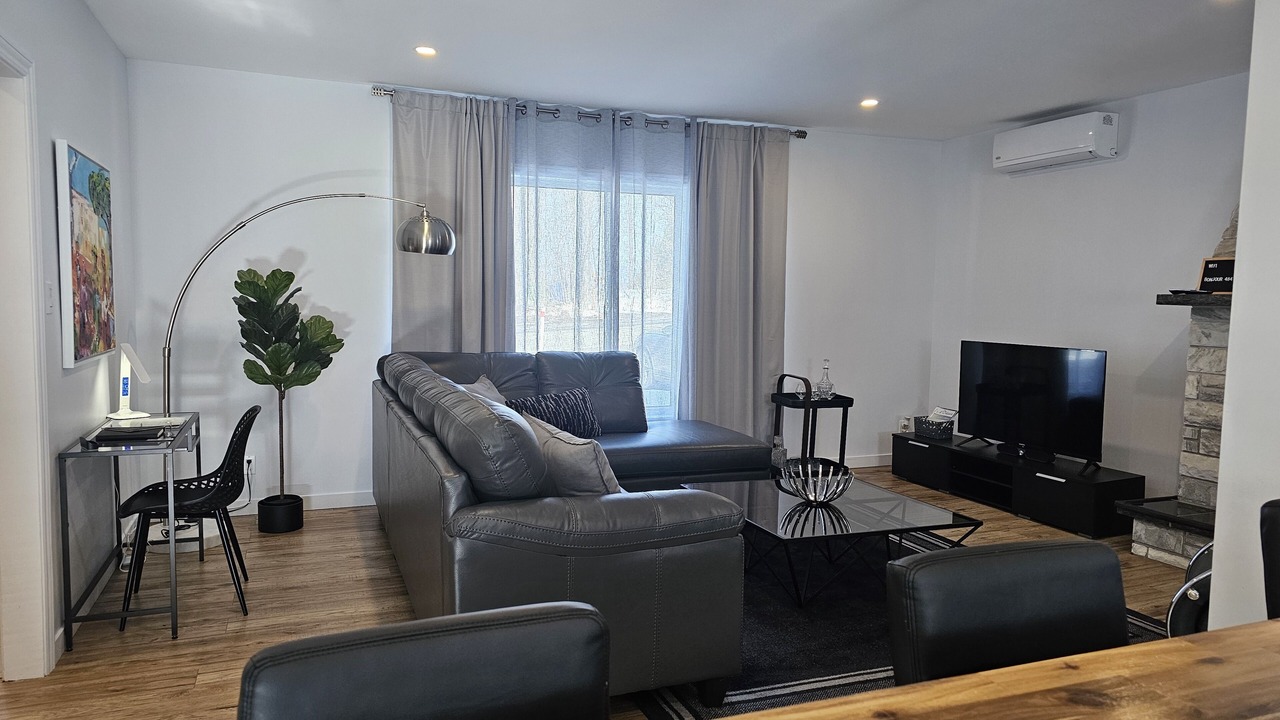 Photo of Livingroom in Ste Petronille
