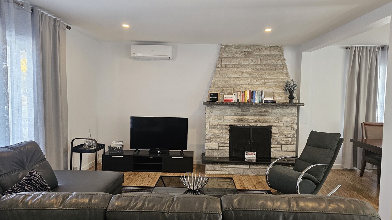 Photo of Livingroom in Ste Petronille