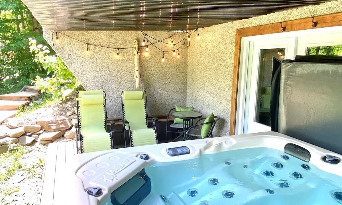 Photo of Patio Balcony in Notre-Dame-Des-Bois