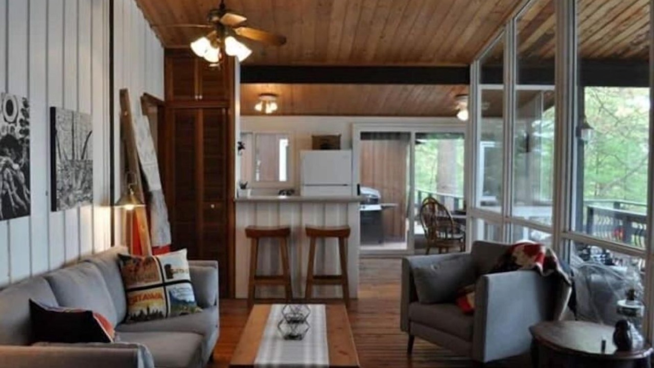 Photo of Livingroom in Gravenhurst