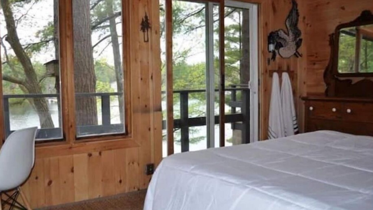 Photo of Bedroom in Gravenhurst